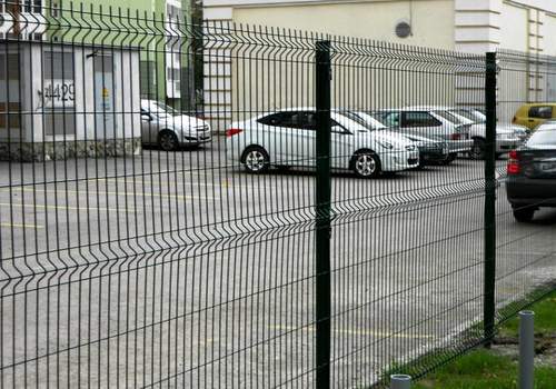 Ограждение парковки офиса, производства в Омске
